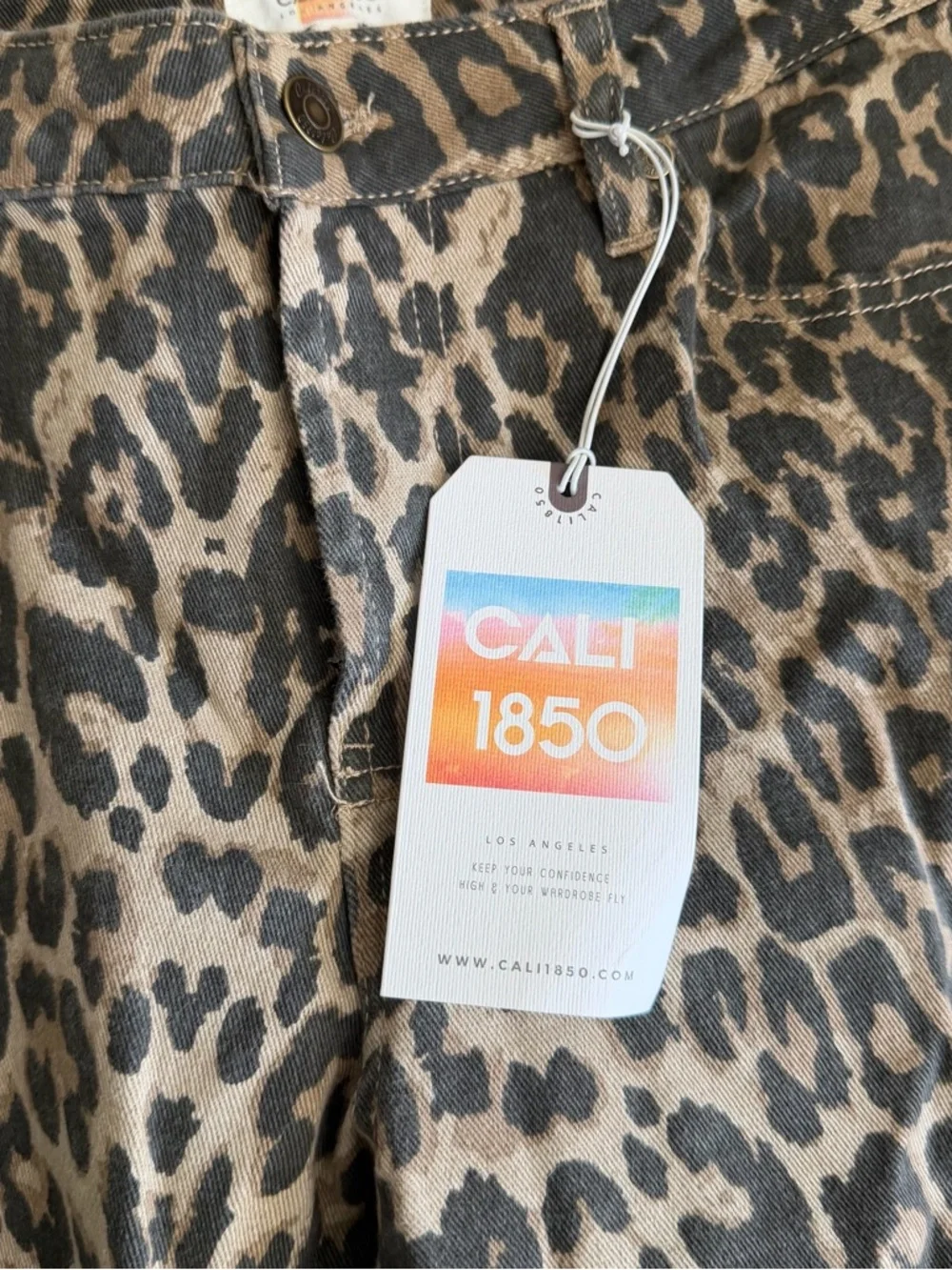 NWT Cheetah Print Wide Leg Jeans - Picture 7 of 9